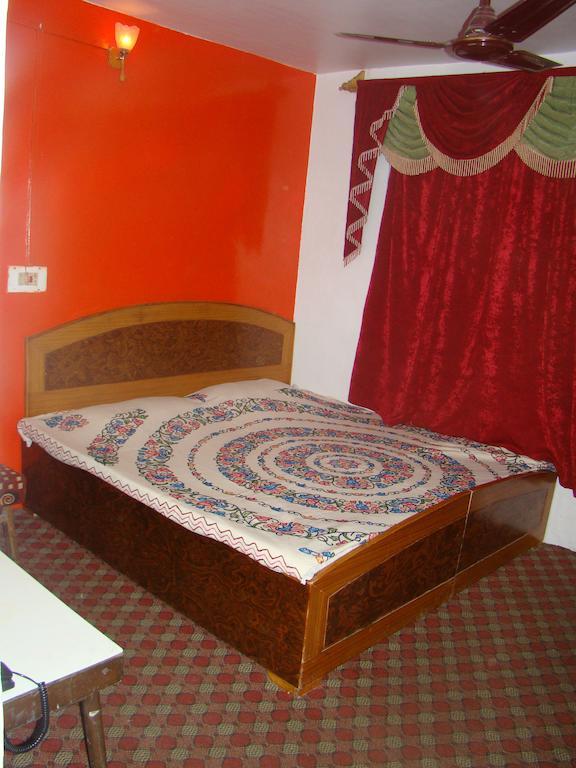 Hotel Grand City Srīnagar Chambre photo