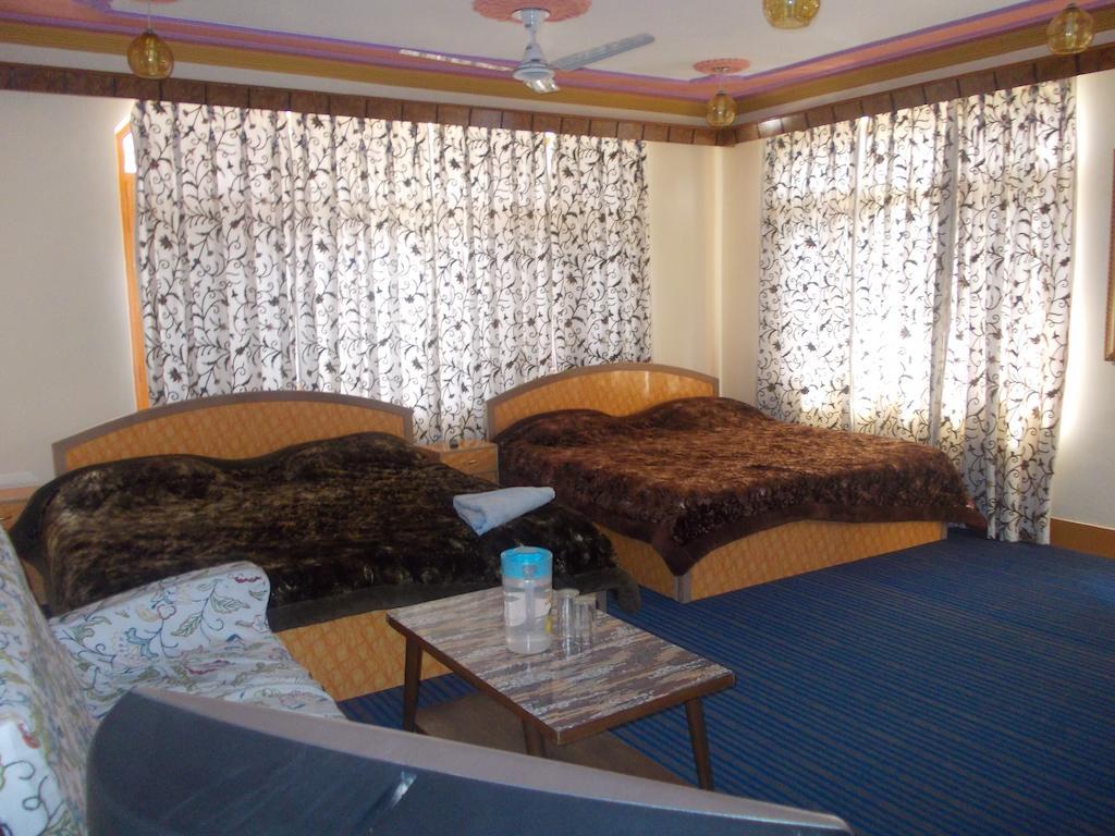 Hotel Grand City Srīnagar Chambre photo