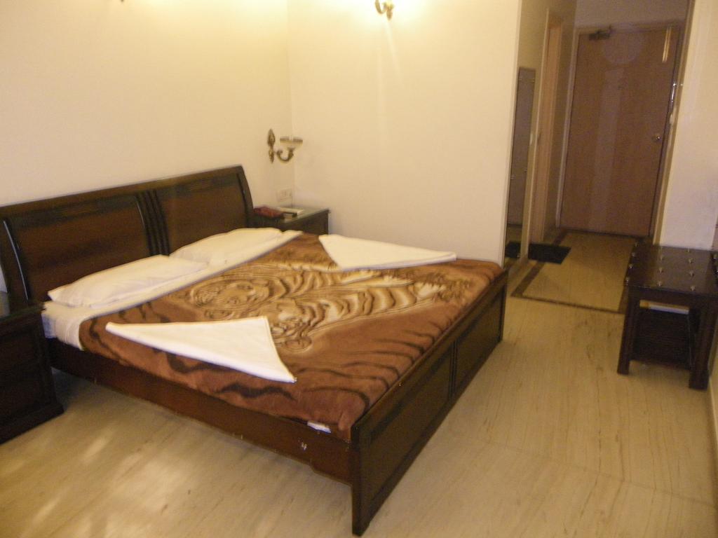 Hotel Grand City Srīnagar Extérieur photo