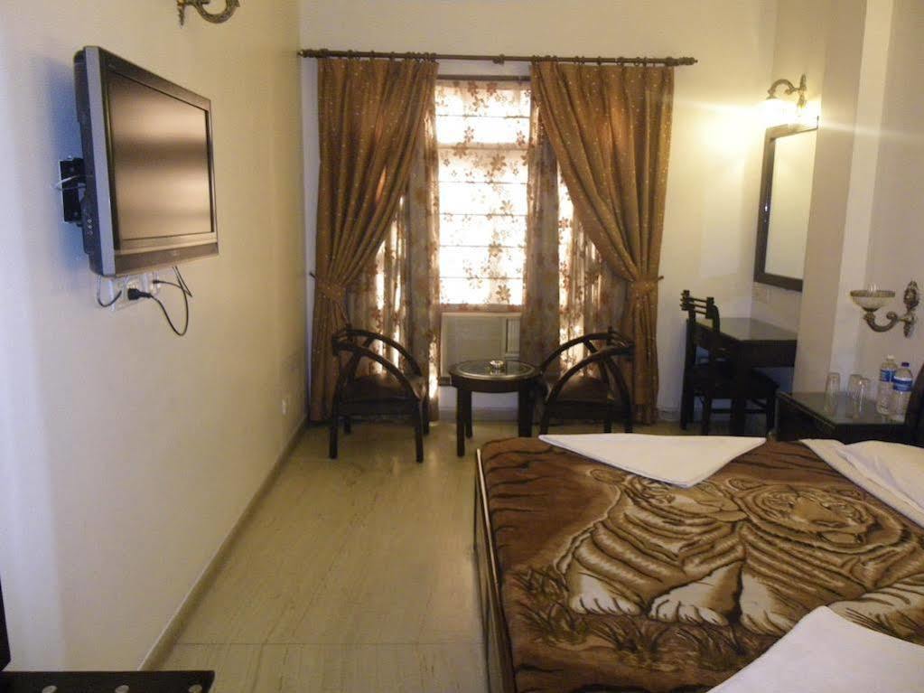Hotel Grand City Srīnagar Extérieur photo
