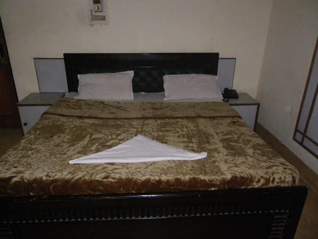 Hotel Grand City Srīnagar Extérieur photo